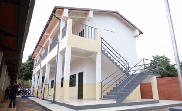 Municipalidad de CDE inaugura nuevas obras en escuela del Área 4