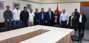 Nivelación salarial: Docentes y funcionarios de la UNA llegan a un acuerdo con el Gobierno - Unicanal