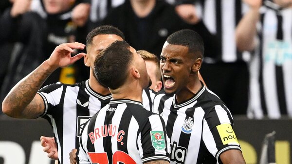 Newcastle le quita el primer título de la temporada al Manchester City