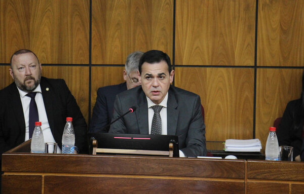 Diario HOY | Grosero trato de Cancillería con medios de comunicación
