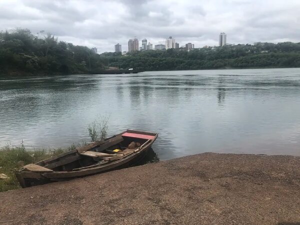 Crece nivel del río Paraná en zona de la Triple Frontera - ABC en el Este - ABC Color