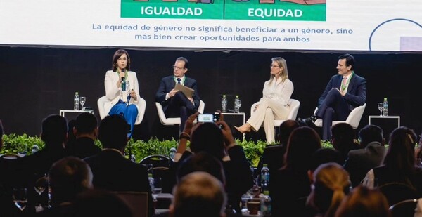 Cada vez más mujeres acceden a garantía del FOGAMU de la AFD