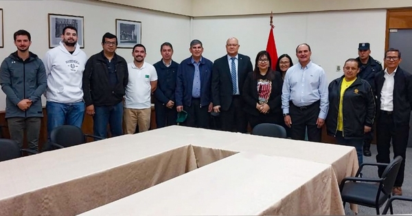Docentes de la UNA celebran acuerdo con el Gobierno por nivelación salarial