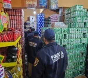 Mercaderías de presunto contrabando son incautadas en el Mercado 4 - Paraguay.com