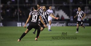 Versus / ¡Locura! El golazo de "Tito" Villalba que abrió el partido ante Olimpia