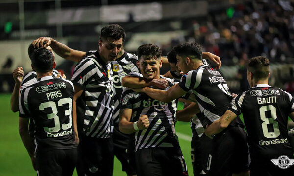 (VIDEO) Libertad aplastó a Olimpia y camina seguro al título