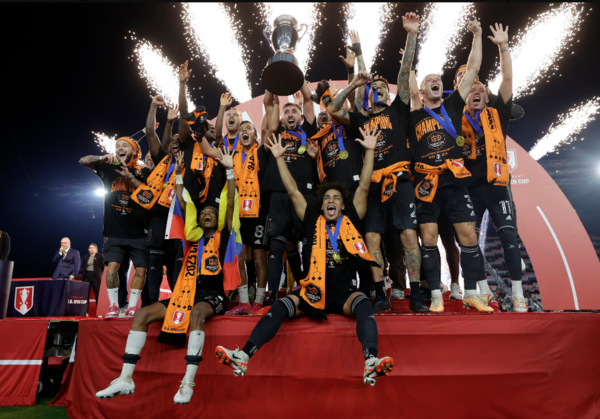Versus / El Houston de Iván Franco se consagra campeón del torneo más antiguo de los Estados Unidos