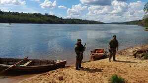 Prefectura argentina libera a civiles detenidos junto al marino paraguayo herido