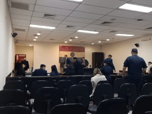 Familia de Fabián Marín exige informes sobre el estado de coma de Papo Morales · Radio Monumental 1080 AM