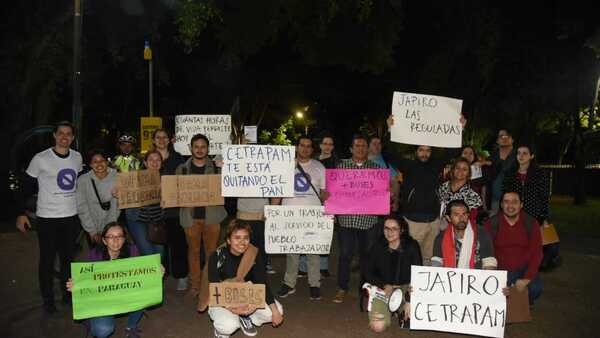 Protesta contra transporte público convoca a pocos pasajeros en Asunción