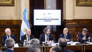 Canciller argentino minimizó el problema de la Hidrovía y dijo que no hay “hipótesis de conflicto” - El Trueno