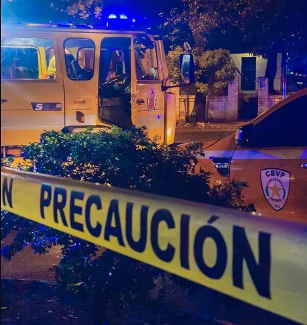 Incendio movilizó a unos 50 bomberos: pareja salió ilesa, pero sus dos perros murieron - Nacionales - ABC Color