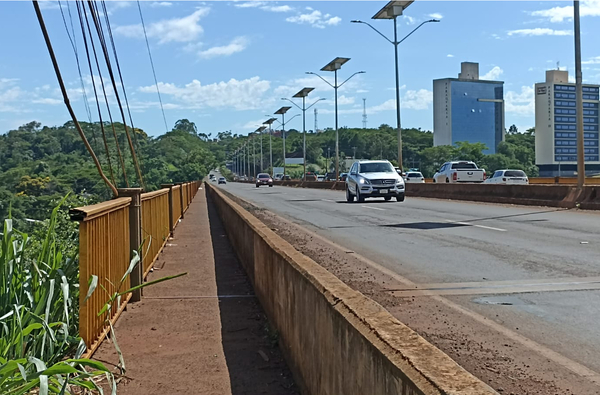 Insisten en la colocación del vallado perimetral al puente Costa Cavalcanti - La Clave