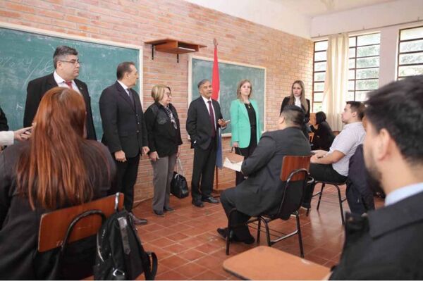 Realizaron examen de conocimientos para cargos vacantes en Caazapá