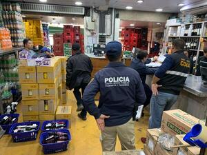 Diario HOY | Mercado 4: comercios fueron allanados por presunto contrabando
