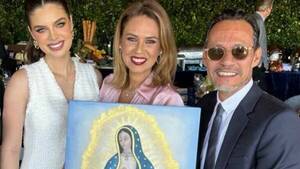 [VIDEO] ¡El cuadro con polvo de oro que ligó de regalo el hijo de Nadia Ferreira!