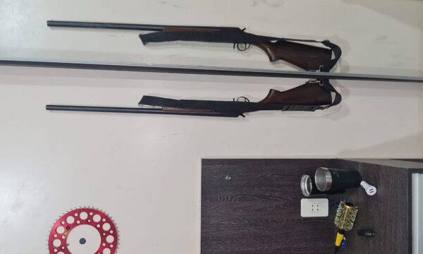 Incautan escopeta y proyectiles durante un allanamiento por violencia familiar
