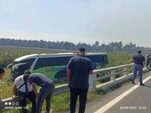 Bus con estudiantes paraguayos involucrado en accidente de tránsito en Argentina - Nacionales - ABC Color