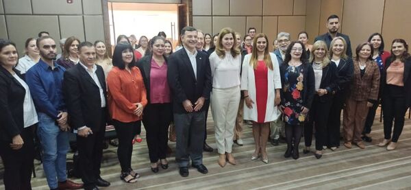 Ministra de Salud destaca la importancia de continuar invirtiendo en la salud de los niños