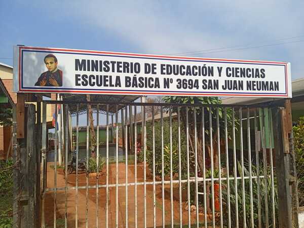 Salas de la Escuela Básica N° 3694 "San Juan Neuman" necesitan de ventiladores - Radio Imperio 106.7 FM
