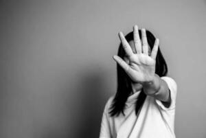 Fiscalía ordenó necropsia de una mujer y constató que fue víctima de feminicidio - Unicanal