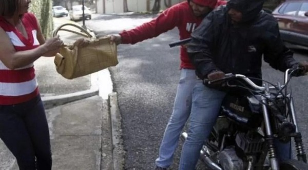 Condenan a “motoasaltantes” a 12 y 8 años de prisión