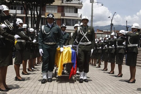 Medellín despide a Botero con misa y aplausos en el cierre de los homenajes al artista - Mundo - ABC Color