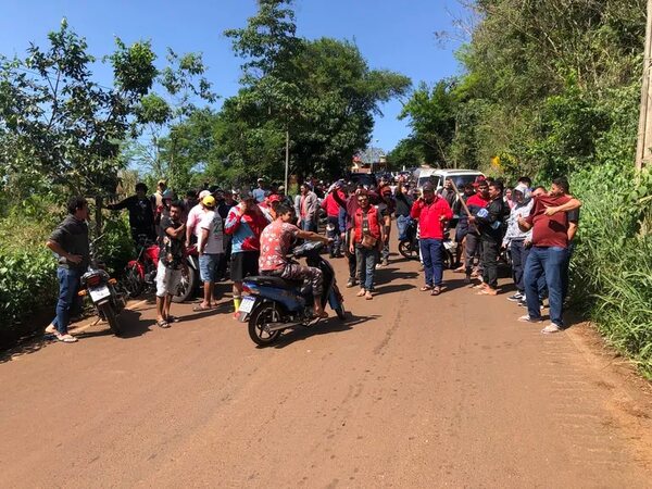 “Paseros” protestan en Presidente Franco contra controles de investigación aduanera - ABC en el Este - ABC Color