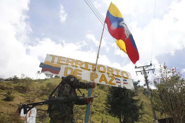 Liberan a dos soldados colombianos en manos de disidencias de las FARC - Mundo - ABC Color