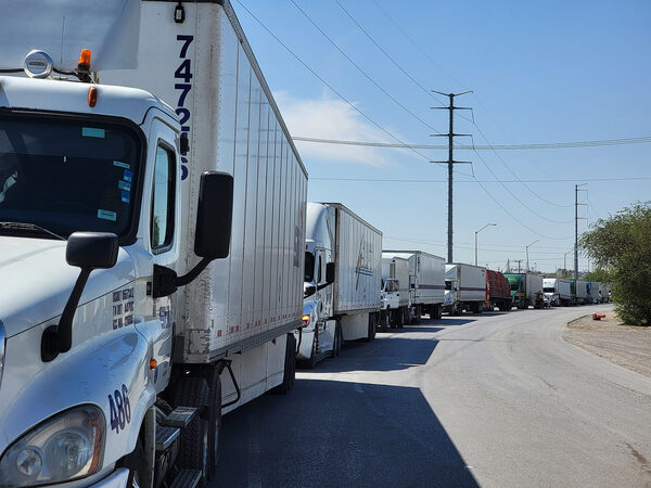 Empresarios del norte de México acusan al gobernador de Texas de obstaculizar el comercio - MarketData