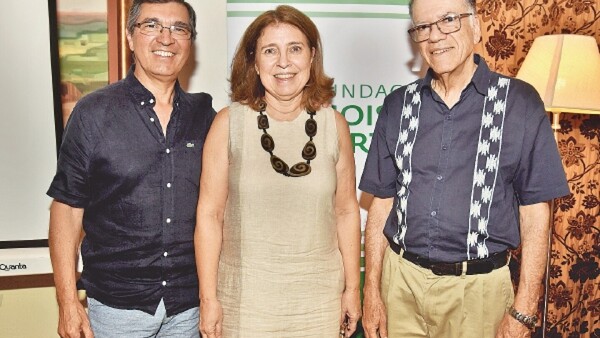 Brindis por 35° aniversario de la Fundación Moisés Bertoni