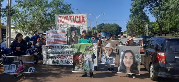 Negligencia médica en CDE: suspenden juicio y allegados de paciente se manifiestan - ABC en el Este - ABC Color