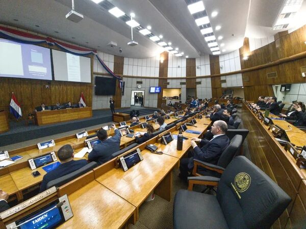 En Diputados tratan de reglar complejas plataformas de movilidad - Política - ABC Color