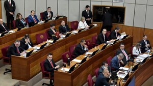 Saltan críticas tras mutilación de ley de conflicto de intereses