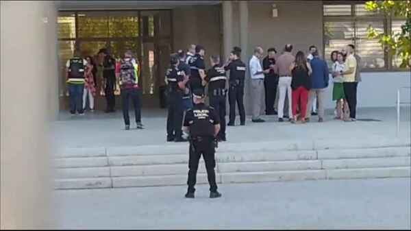 España: estudiante de 14 años apuñala a 5 personas en la escuela