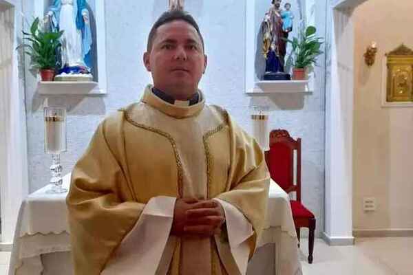 Sacerdote detenido por agredir a una mujer y coaccionarla con un arma