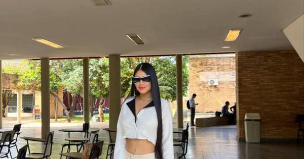 La Nación / ¡Lista para ejercer! Laurys Dyva presumió su outfit de abogada