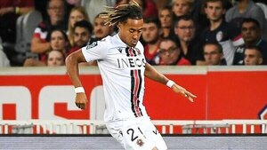 Versus / Futbolista del Niza francés amenazó con lanzarse de un puente