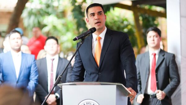 Despido de 600 funcionarios liberará G. 2.500 millones mensuales para obras, anuncia ESSAP - ADN Digital