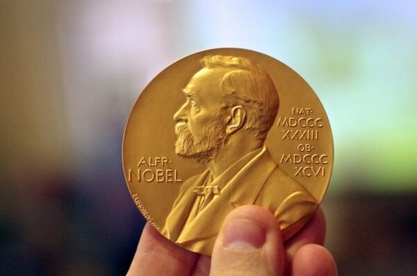 El Nobel de Literatura se entregará el próximo jueves y una autora china encabeza las apuestas