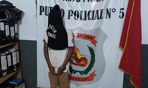 Detienen a joven con orden de captura