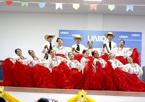 Niños del hogar Santa Elena presentan show artístico en la UNIDA - La Clave