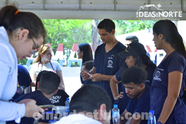 Aguante Corazón: alumnos y docentes de la Carrera de Medicina de Universidad Sudamericana realizan control de presión arterial - El Nordestino