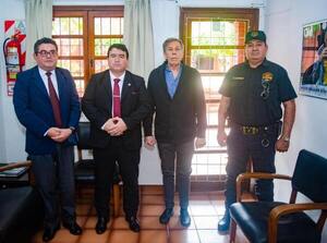 DIRECTOR DEL CERESO VISITÓ EL CONSULADO ARGENTINO EN PARAGUAY PARA FORTALECER LA COOPERACIÓN