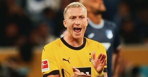 Versus / Borussia Dortmund resiste con diez ante Hoffenheim y se coloca líder