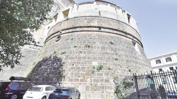 Banco Vaticano pide a imputados devolver 206 millones de euros