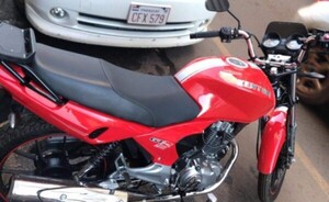Desconocidos hurtan motocicleta en el barrio Pablo Rojas