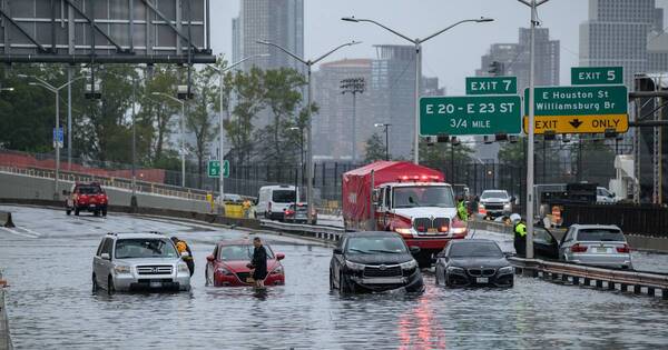 La Nación / Nueva York, inundada y parcialmente paralizada por lluvias torrenciales