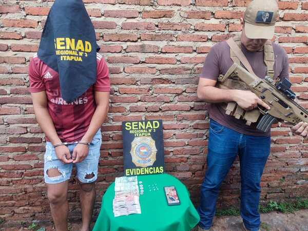 ALLANAN VIVIENDA Y DETIENEN A PRESUNTO DISTRIBUIDOR DE DROGAS EN CAMBYRETÁ