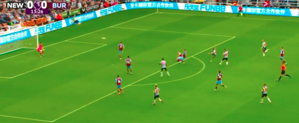Versus / ¡Golazo de Miguel Almirón en la Premier League!